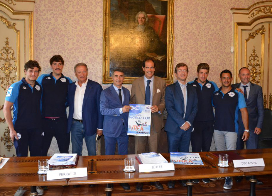 images/conferenzaivrea.jpg